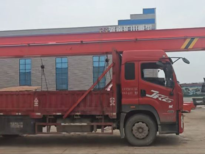 電動單梁起重機(jī) LD3t-15.18m   LD5t-13.43m 制作完成 裝車發(fā)出